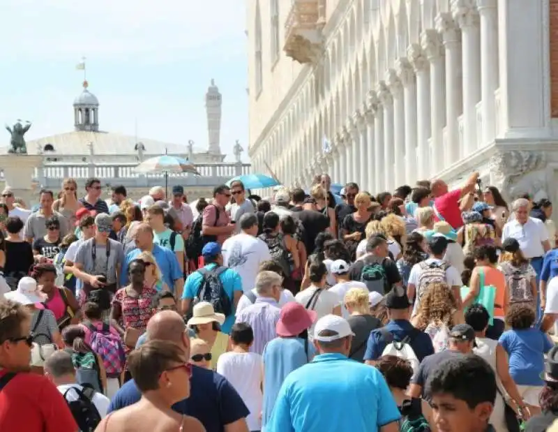 TURISTI A VENEZIA