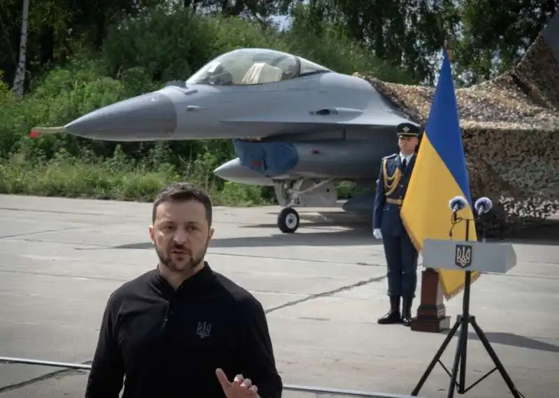 volodymyr zelensky con i primi f 16    