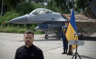 volodymyr zelensky con i primi f 16