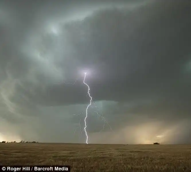 LE FOTO REALIZZATE DAI CONIUGI HILL CACCIATORI DI TORNADO 