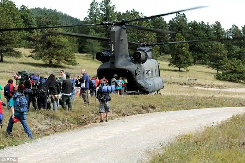 ALLUVIONI COLORADO EVACUAZIONE DA PARTE DELLESERCITO 