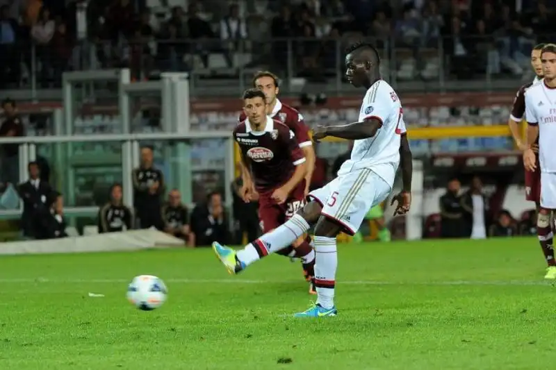 BALOTELLI RIGORE CONTRO IL TORINO