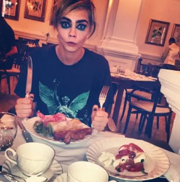 cara delevingne breakfast 