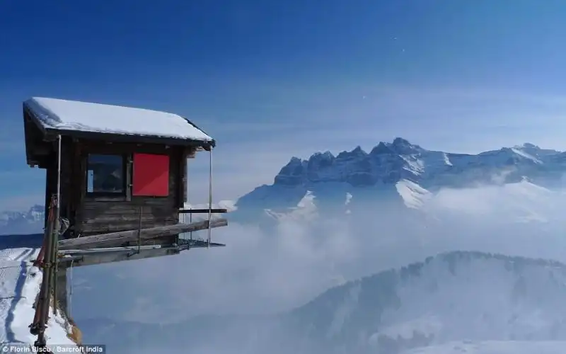 CASUPOLA SOSPESA A PORTES DU SOLEIL SULLE ALPI SVIZZERE 