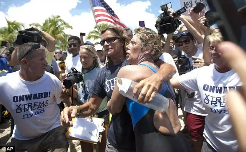 DIANA NYAD ARRIVA A KEY WEST 