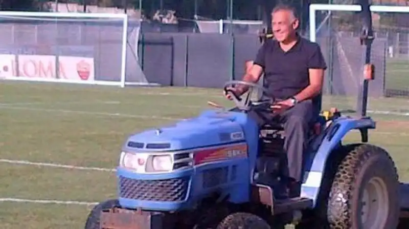 JAMES PALLOTTA A TRIGORIA SUL TRATTORE 