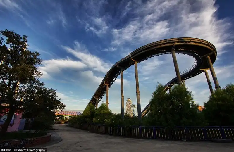 IL LUNA PARK ABBANDONATO SIX FLAGS A NEW ORLEANS 