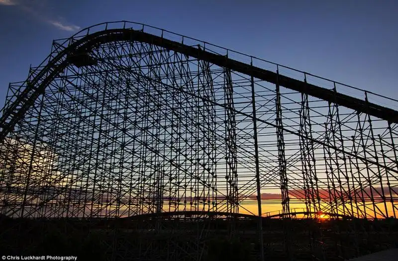 IL LUNA PARK ABBANDONATO SIX FLAGS A NEW ORLEANS 