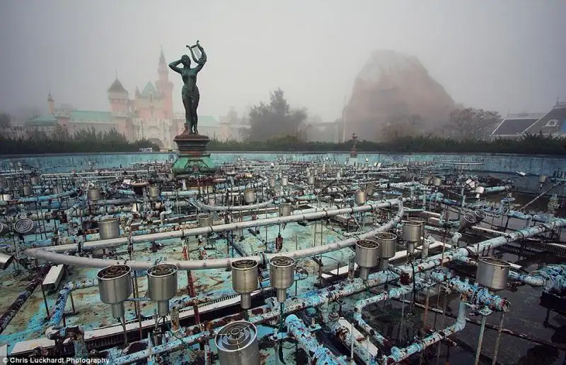 IL LUNA PARK NARA DREAMLAND IN GIAPPONE 