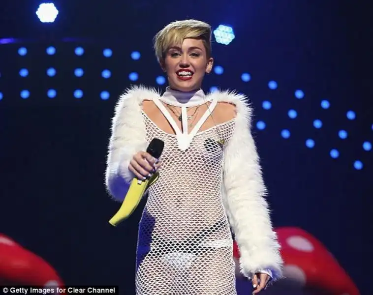 MILEY CYRUS A IHEART RADIO MUSIC FESTIVAL