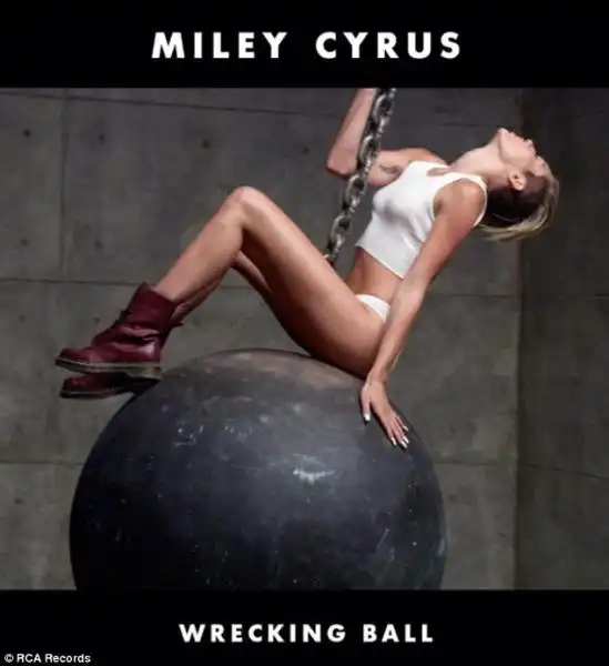 MILEY CYRUS WRECKING BALL 