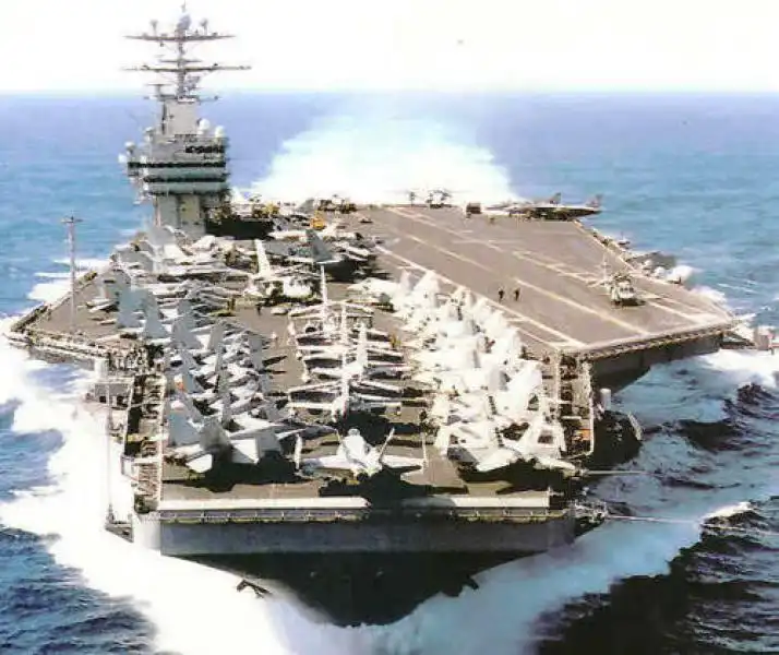 PORTAEREA USA NIMITZ 