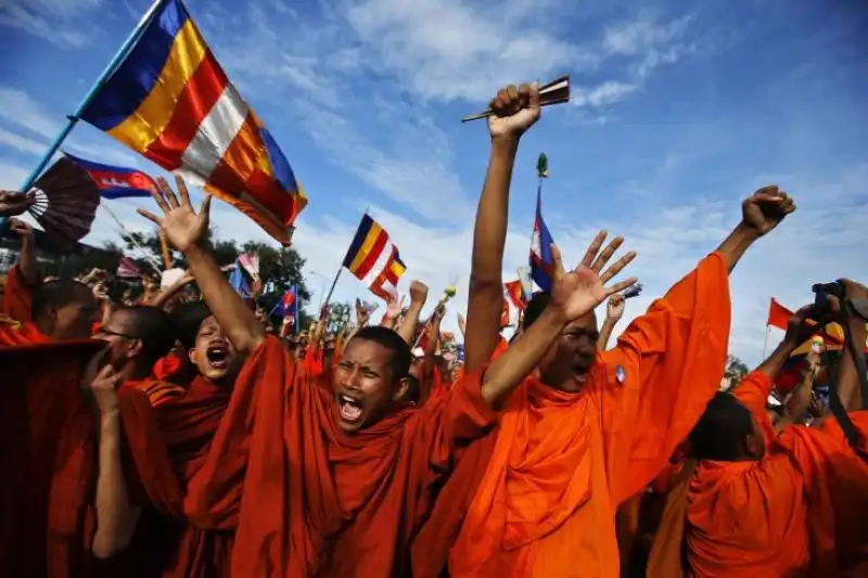 PROTESTE DEI MONACI BUDDISTI DEL CAMBODIA NATIONAL RESCUE PARTY 