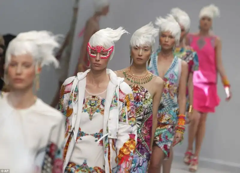 SFILATA MANISH ARORA ALLA SETTIMANA DELLA MODA DI PARIGI 