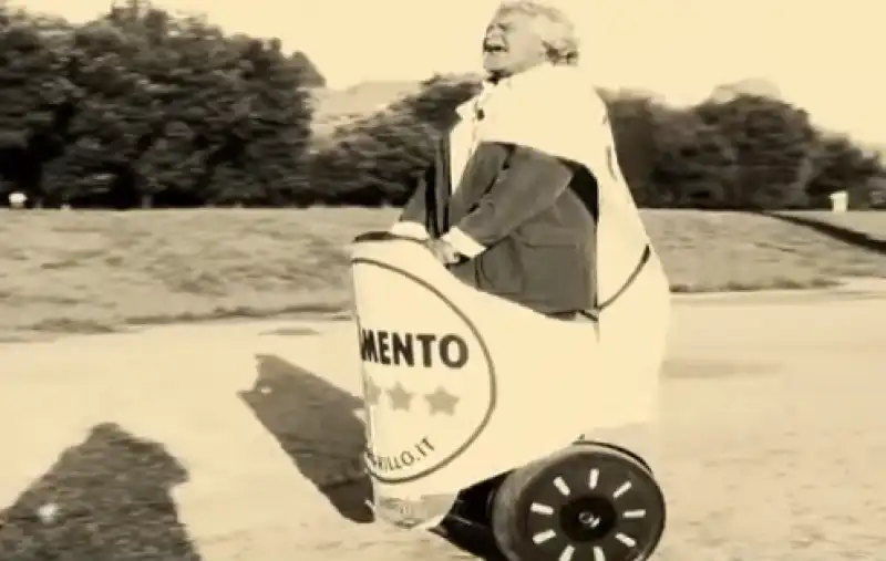 beppe grillo sulla biga al circo massimo 6