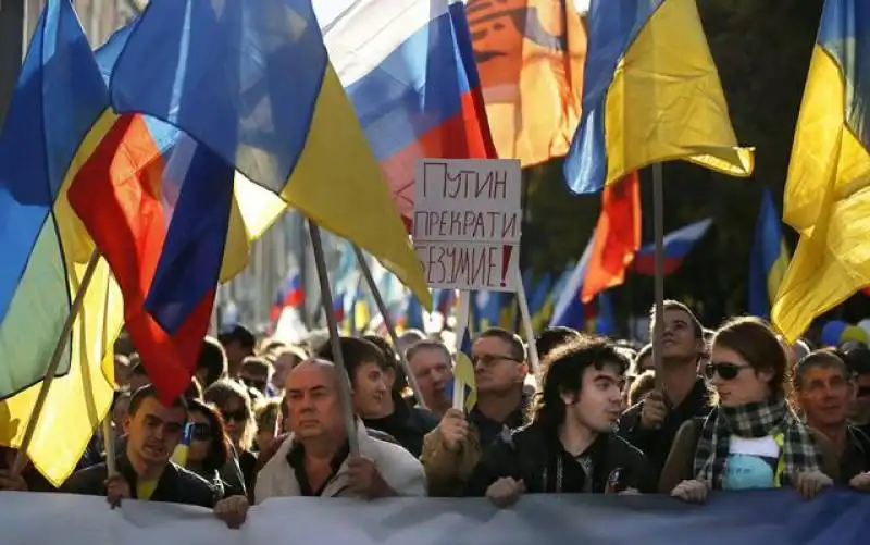 corteo a mosca per la pace in ucraina 9