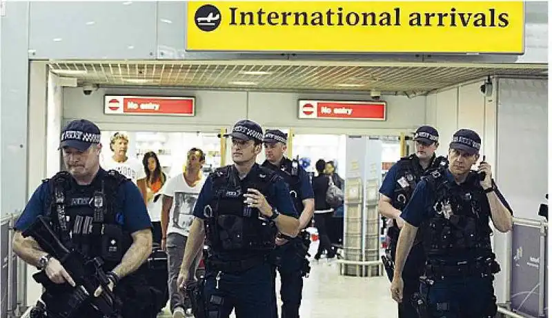 HEATHROW POLIZIA ANTITERRORISMO