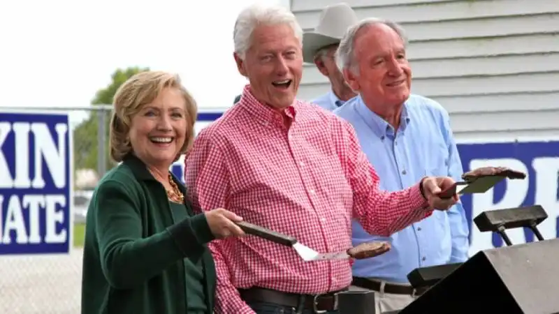 hillary e bill clinton in iowa 9