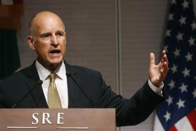 jerry brown governatore della california