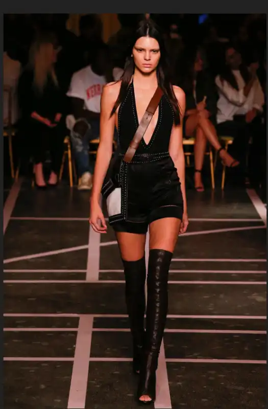 kendall jenner per givenchy