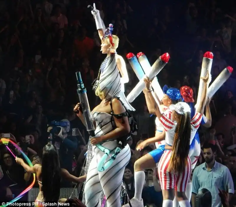 miley cyrus concerto porto rico 4