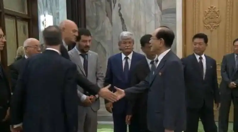 razzi e salvini in corea del nord 3