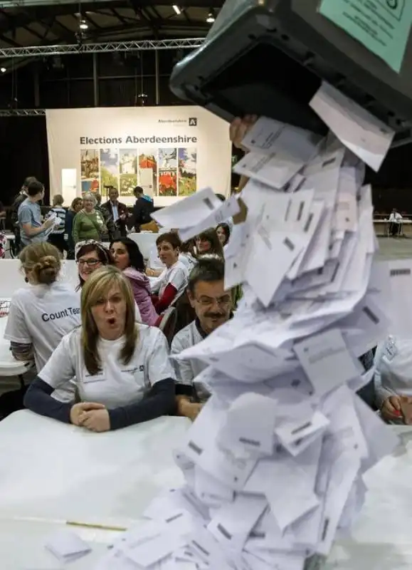 referendum in scozia   le operazioni di voto  3