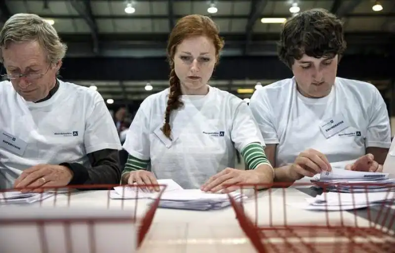 referendum in scozia   le operazioni di voto  7