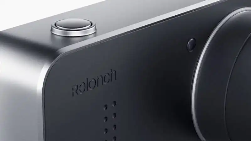 relonch camera iphone designboom07