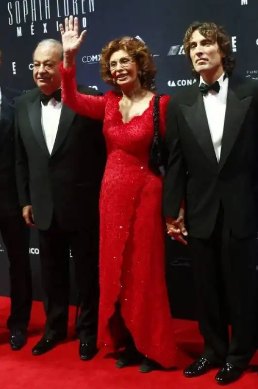 sophia loren con carlo ponti jr e carlos slim