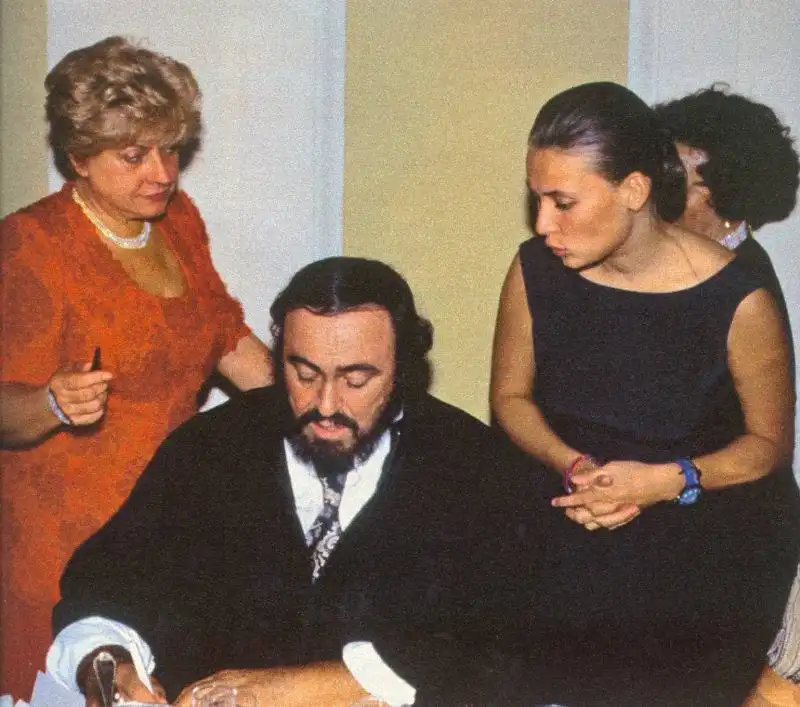 adua veroni  luciano pavarotti nicoletta mantovani