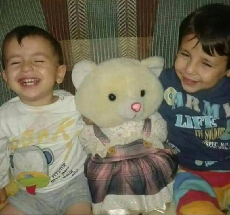 aylan e galip kurdi in una foto di qualche tempo fa