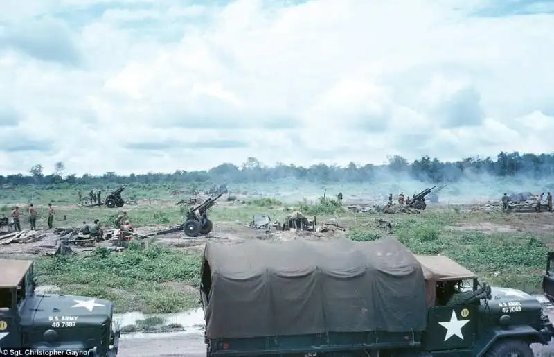 batteria di howitzer americani in vietnam