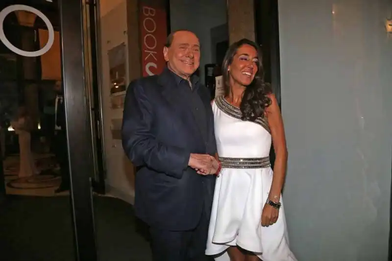 berlusconi al compleanno di licia ronzulli