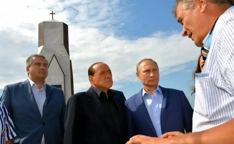 berlusconi e putin in crimea  