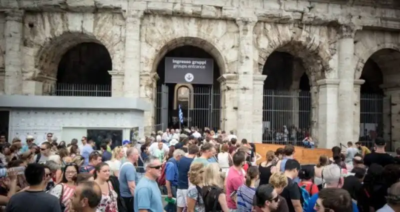 COLOSSEO CHIUSO PER ASSEMBLEA