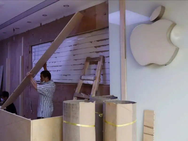 costruzione di un finto apple store in cina