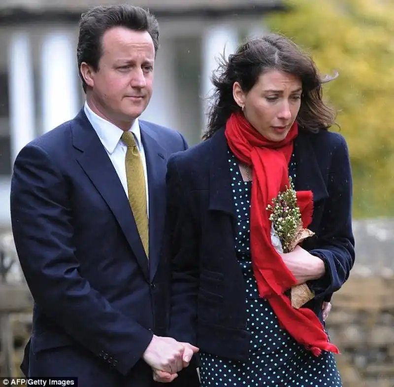 david e samantha cameron al funerale del figlio ivan