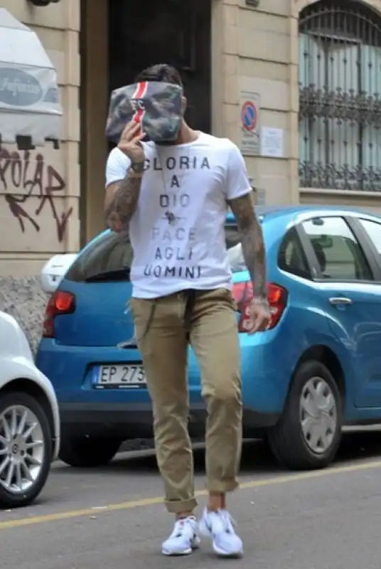 fabrizio corona a milano foto oggi