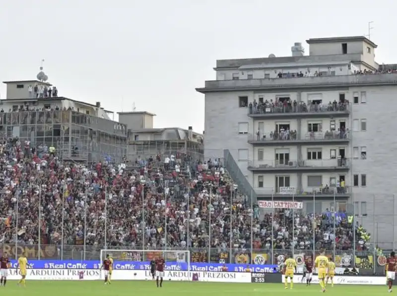 FROSINONE TIFOSI BALCONI