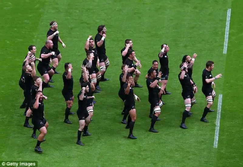 gli all blacks in nella haka a freccia