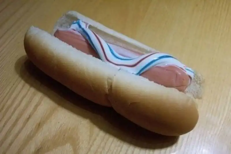 hotdog e dentifricio