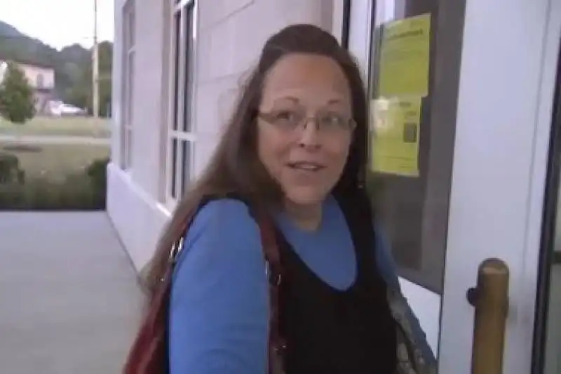 KIM DAVIS  