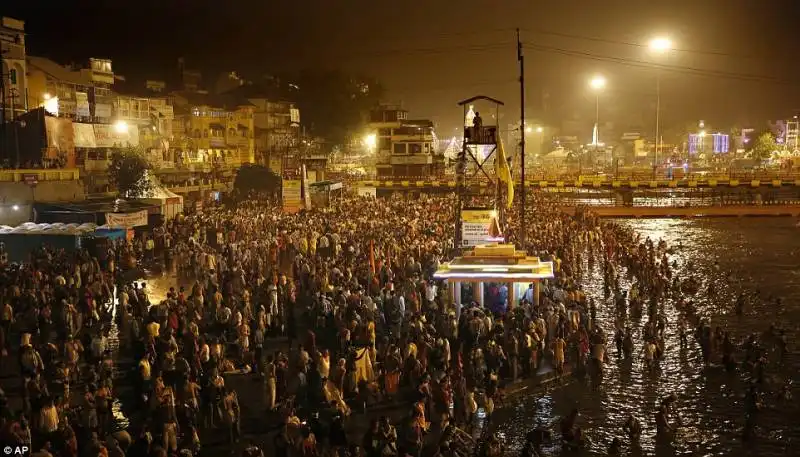 kumbh mela 2015   fiume godavari  4