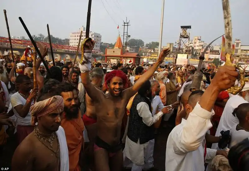 kumbh mela 2015   fiume godavari  7