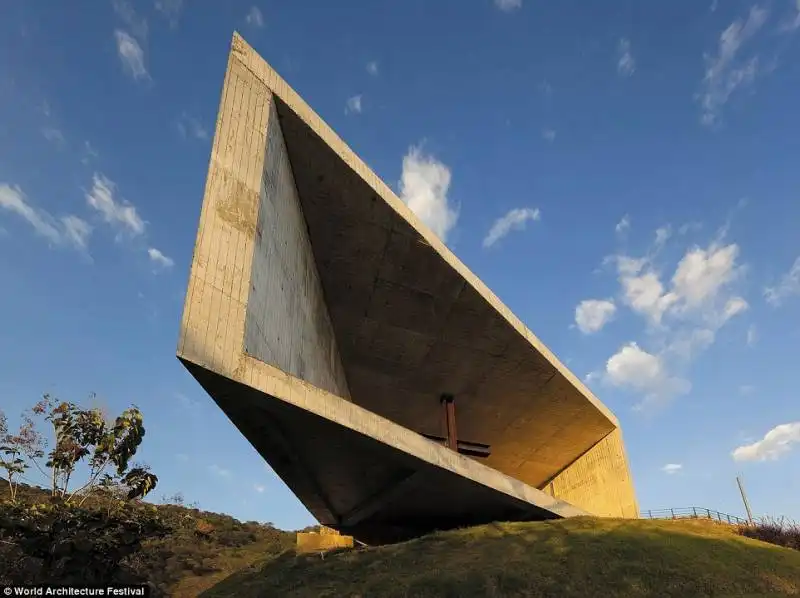 la chiesa di cardedeu   el salvador