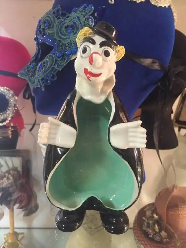 la zuppiera con il clown a pene