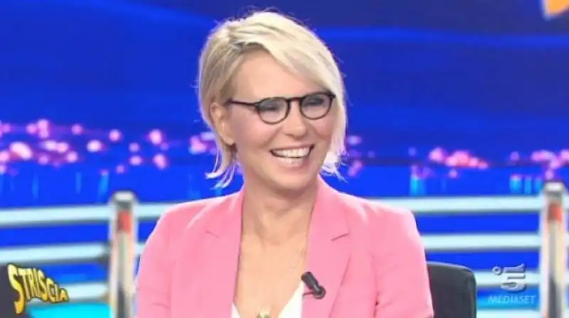 maria de filippi striscia la notizia