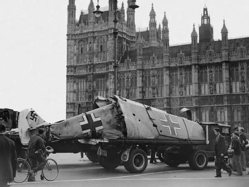 messerschmitt nazista schiantato a londra