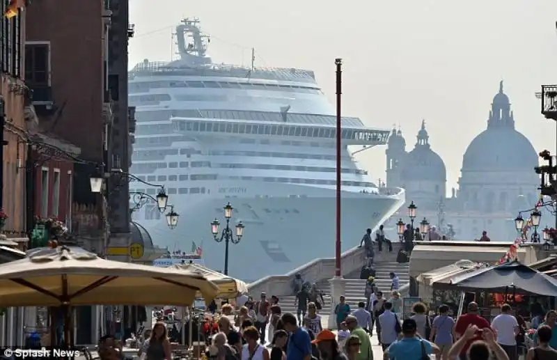 nave a venezia 